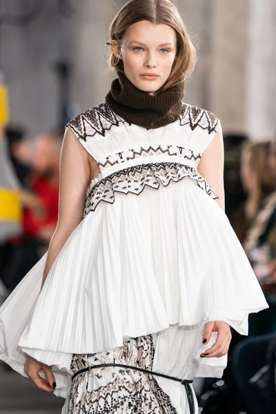 Look 90